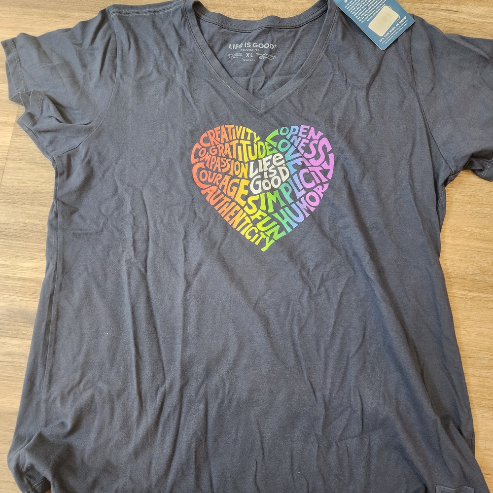 Life Is Good Charcoal Tee with Vibrant Heart Design New With Tag